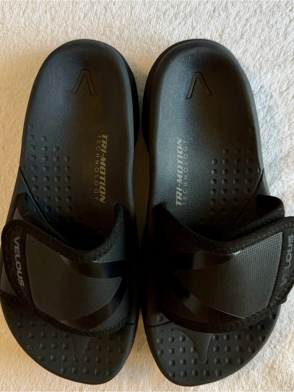 VELOUS Hoya Adjustable Black Recovery Slide Sandal